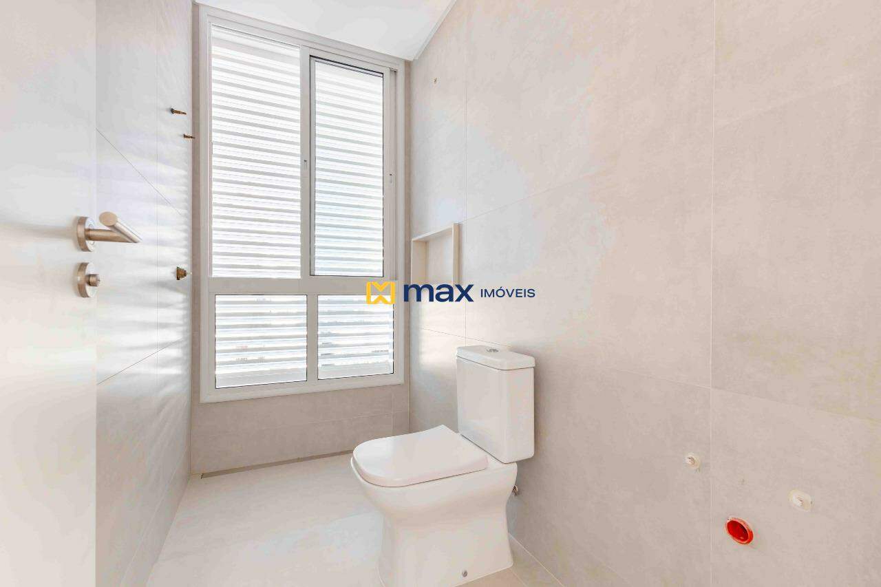 Apartamento à venda no Praia Brava: Banheiro suite 1
