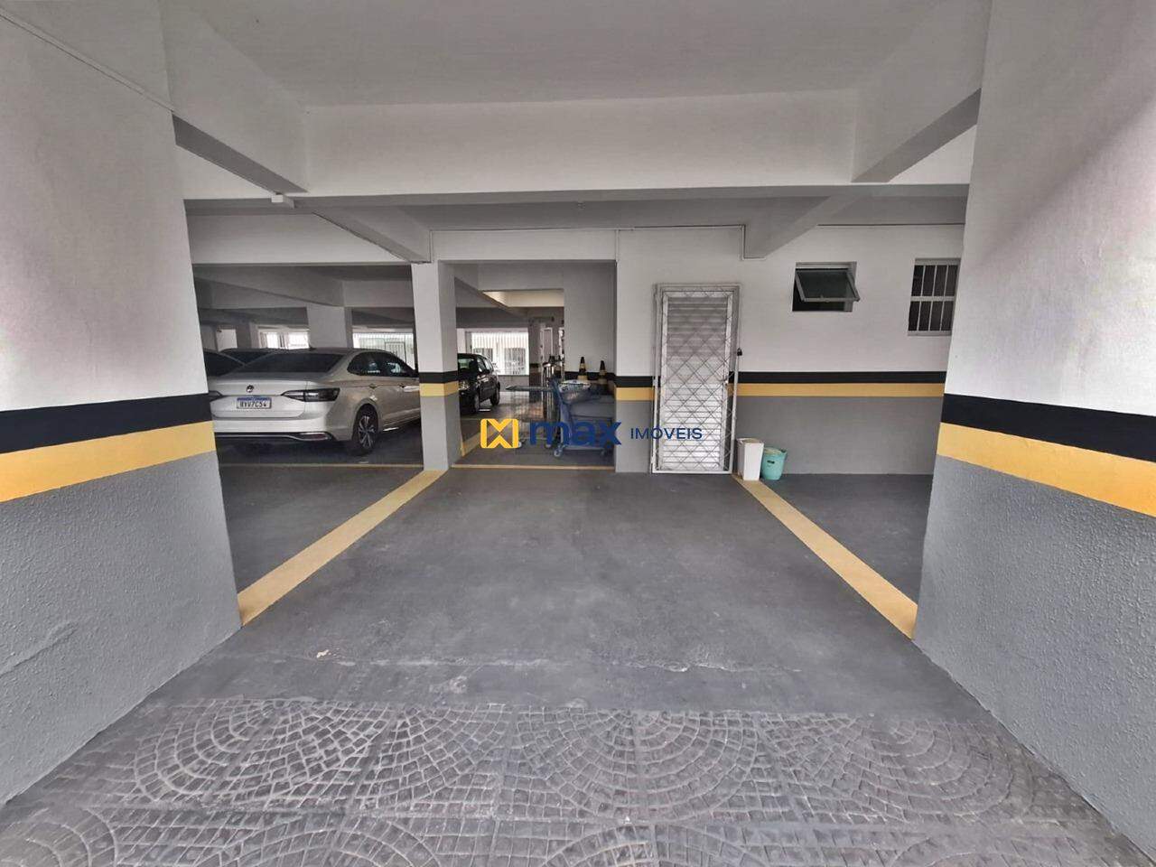 Apartamento para aluguel no Centro: garagem