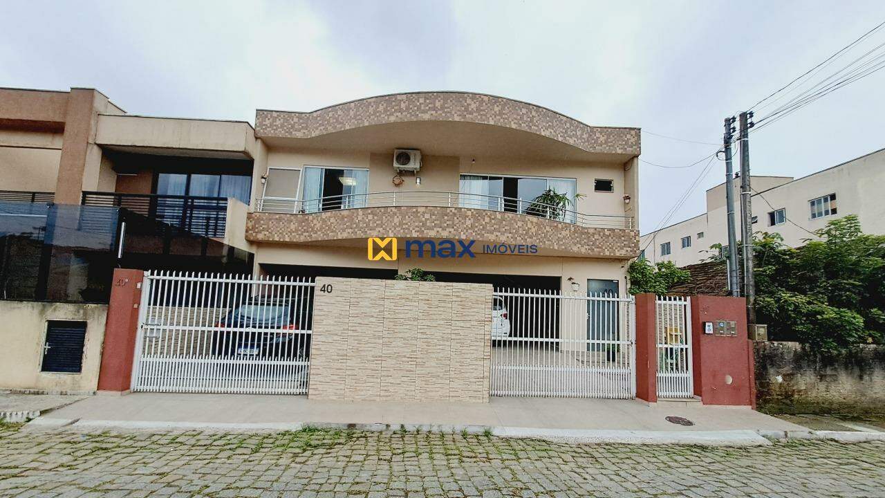 Casa à venda no Centro: Fachada