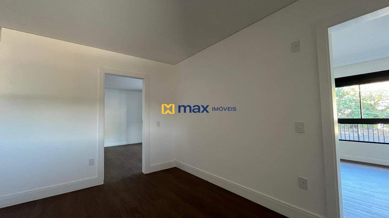 Apartamento à venda no Cabeçudas: Corredor