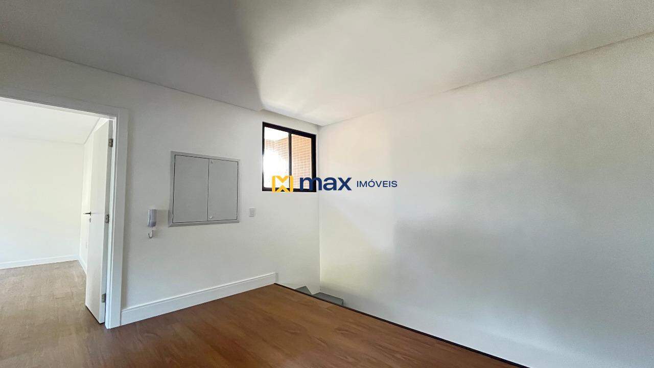 Apartamento à venda no Cabeçudas: Corredor