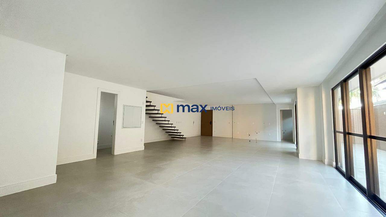 Apartamento à venda no Cabeçudas: Living integrado