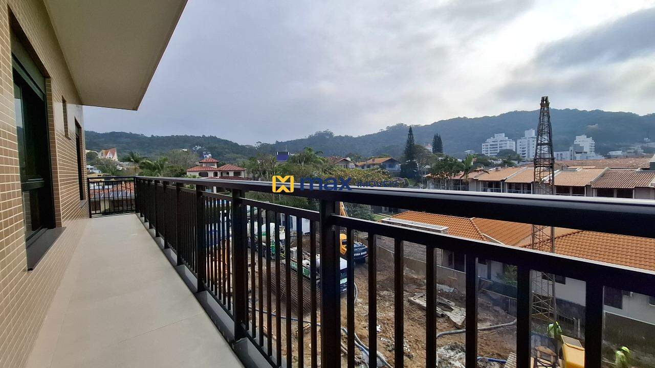 Cobertura à venda no Cabeçudas: Sacada com churrasqueira
