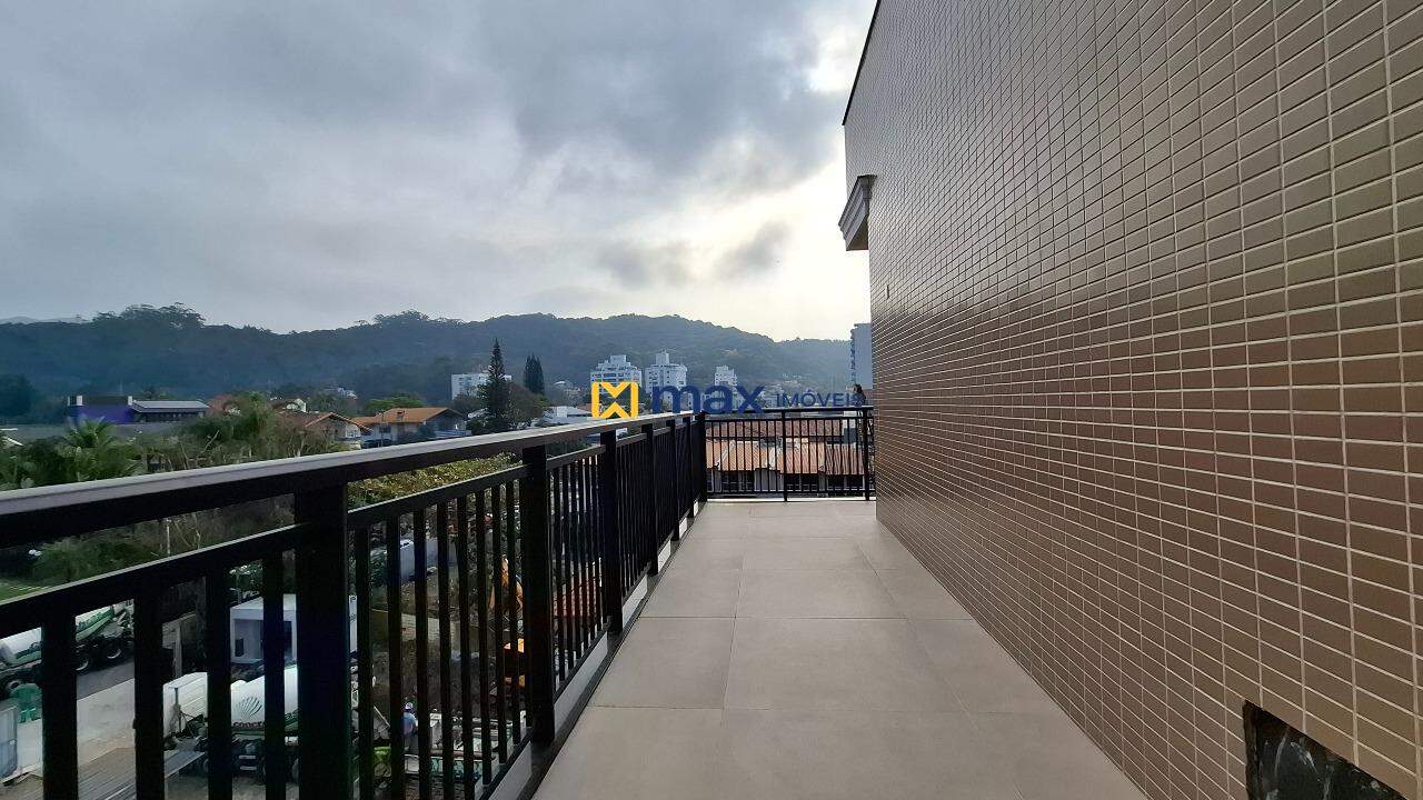 Cobertura à venda no Cabeçudas: Sacada