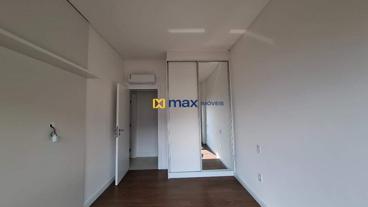 Apartamento à venda no Cabeçudas: Suíte 1