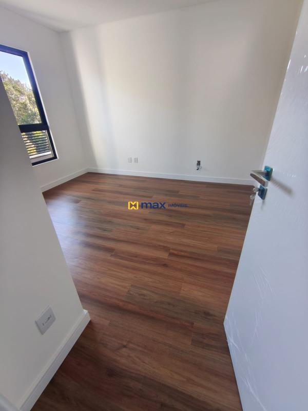 Apartamento à venda no Meia Praia: 