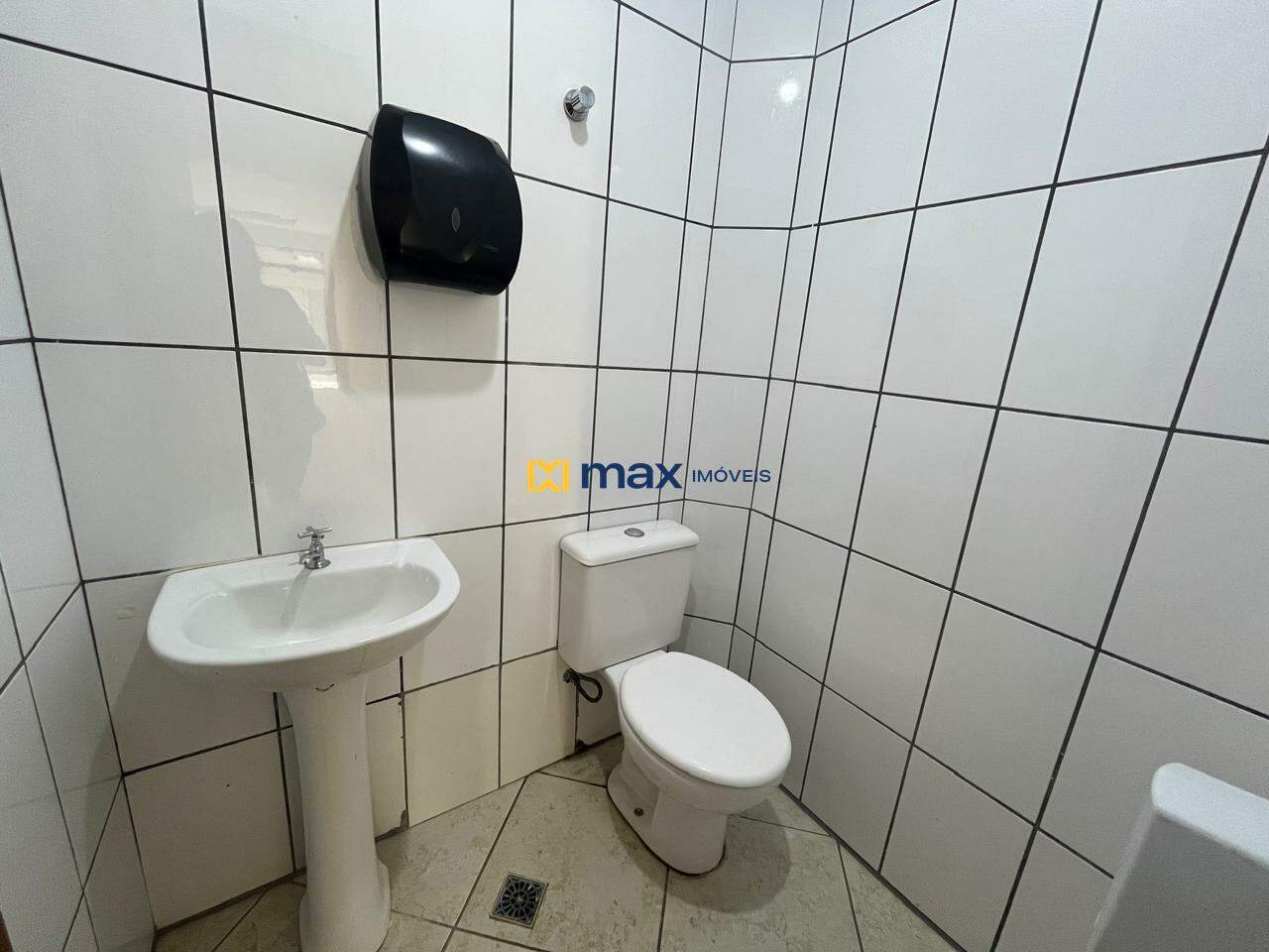 Sala para aluguel no Centro: 