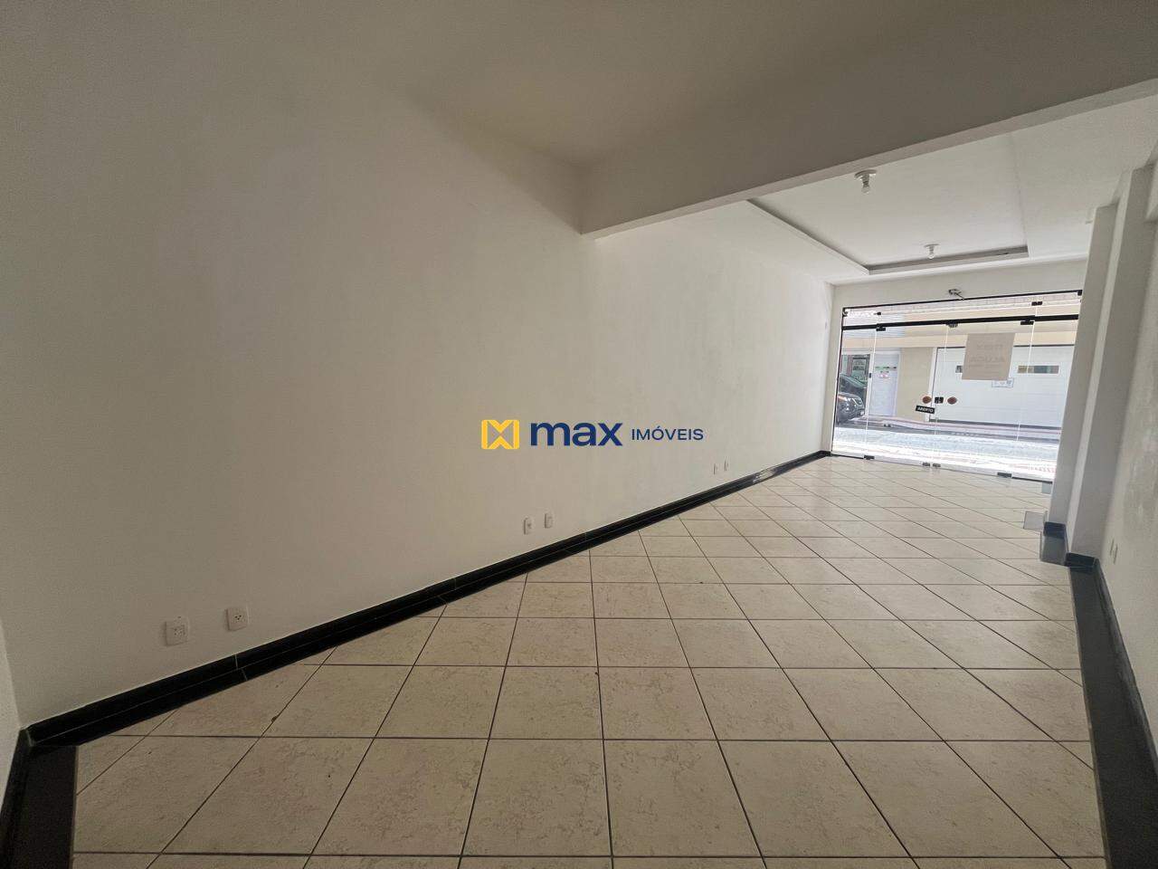 Sala para aluguel no Centro: 