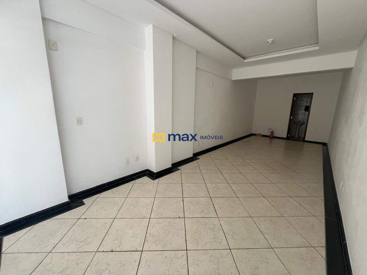 Sala para aluguel no Centro: 