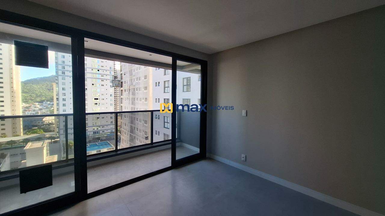 Apartamento à venda no Fazenda: Sacada