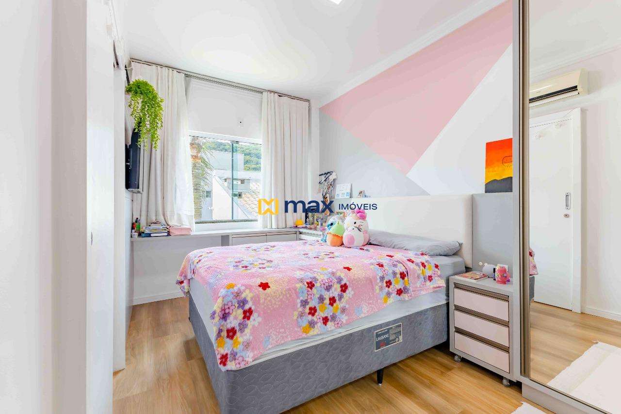 Casa à venda no Ressacada: Demi suíte