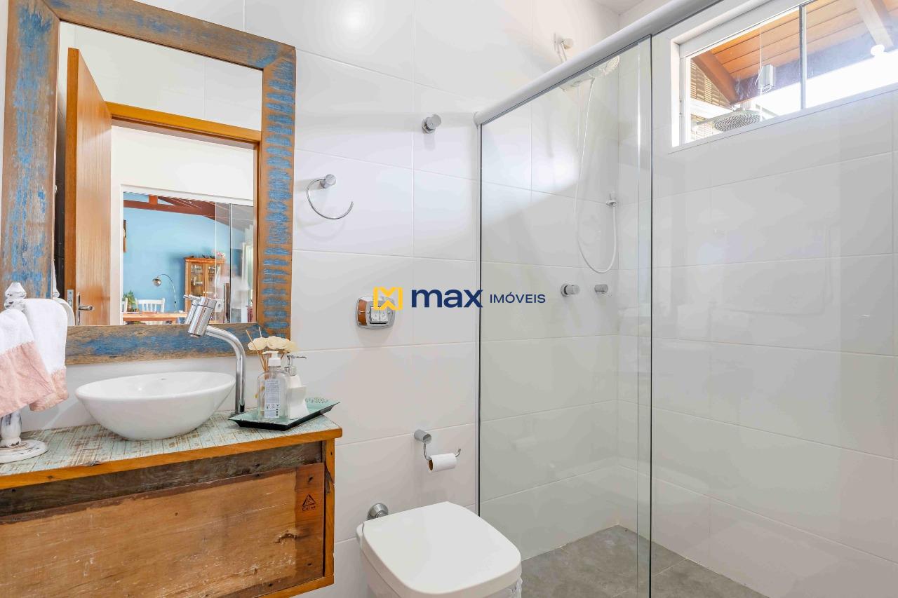 Casa à venda no Ressacada: Banheiro social