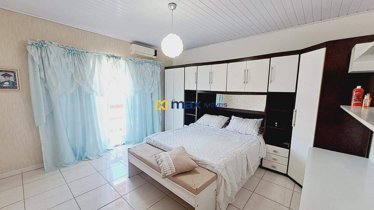 Casa à venda no São Vicente: Suíte