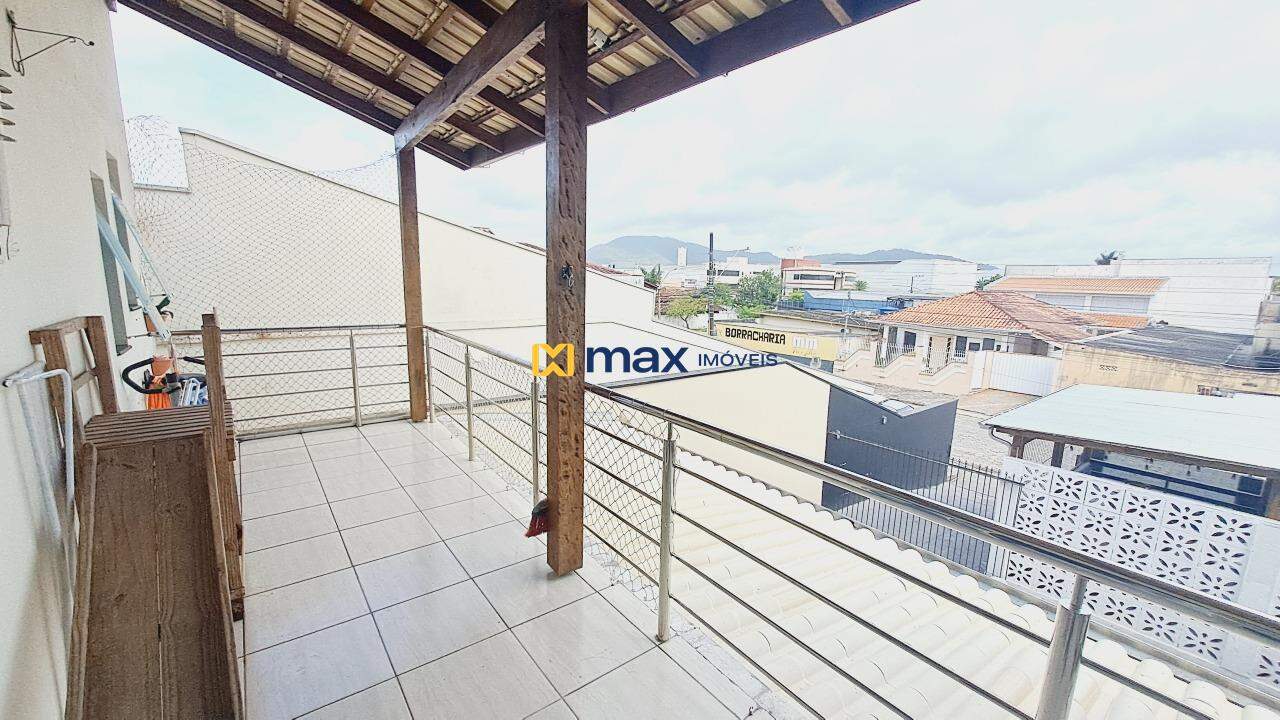 Casa à venda no São Vicente: Sacada