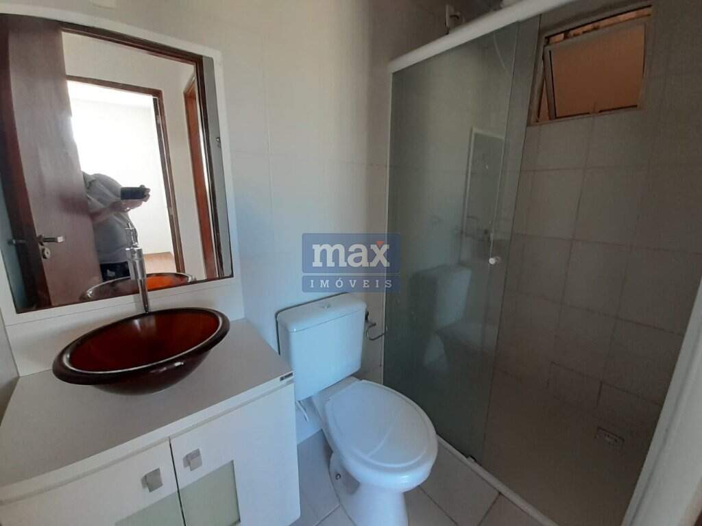 Apartamento à venda no Espinheiros: Banheiro Social