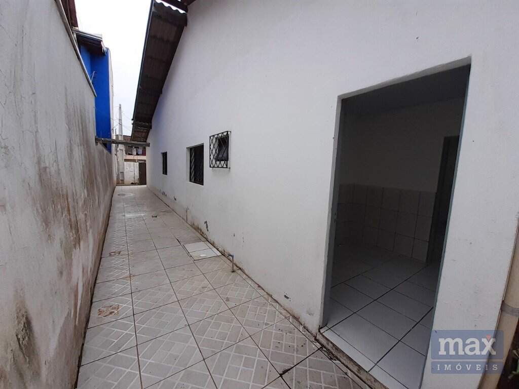 Casa à venda no Cidade Nova: Corredor Lateral