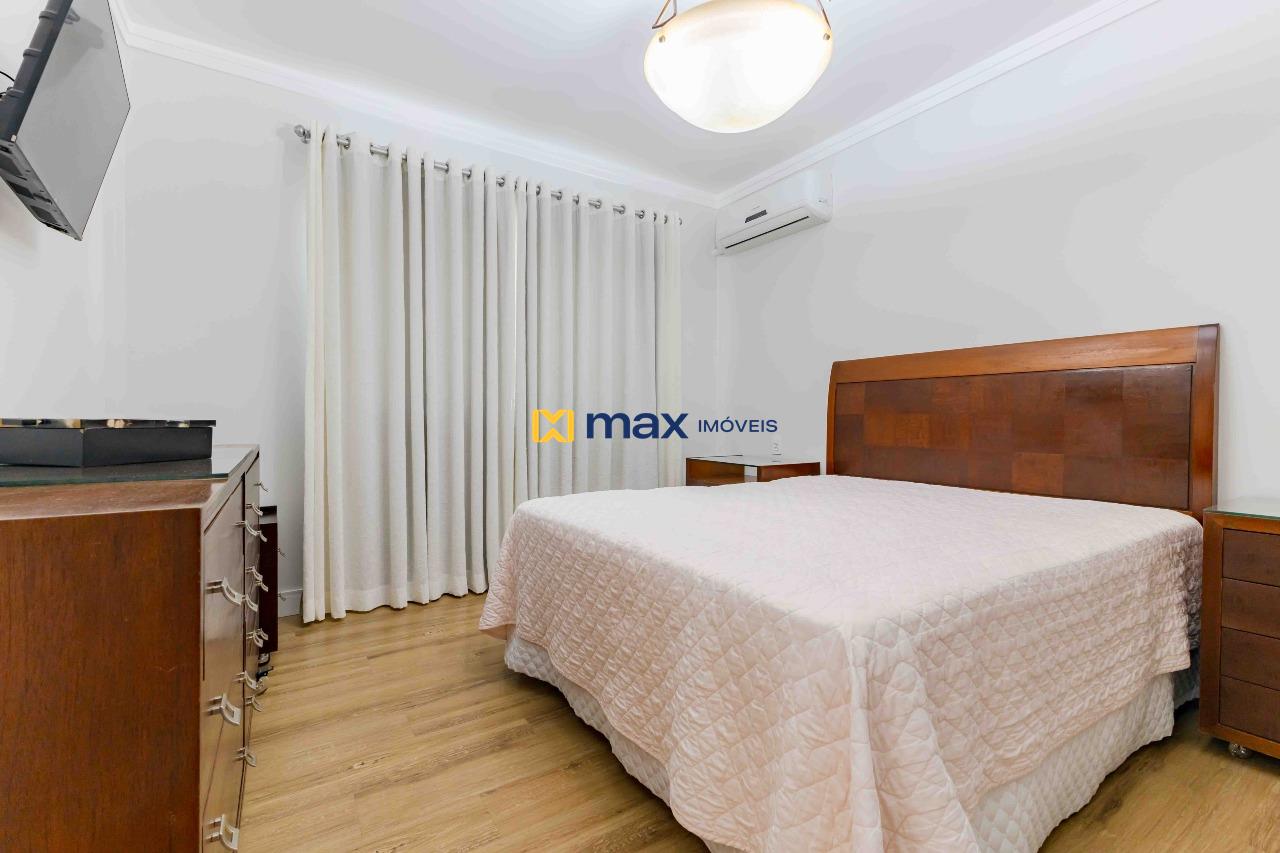 Casa à venda no Vila Operária: Suíte 1