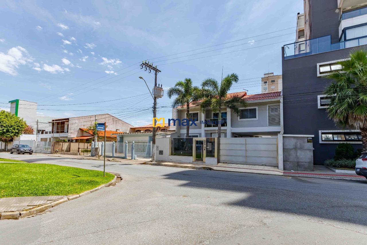 Casa à venda no Vila Operária: Fachada