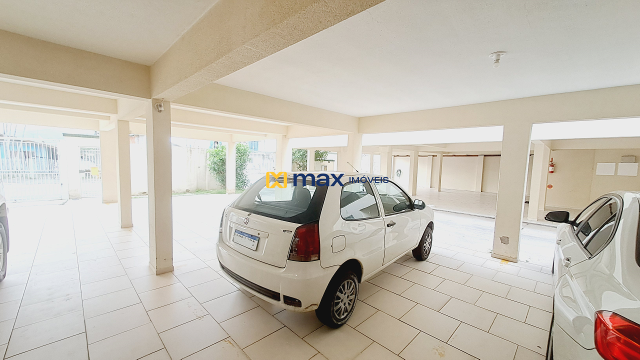 Apartamento à venda no Cordeiros: Garagem