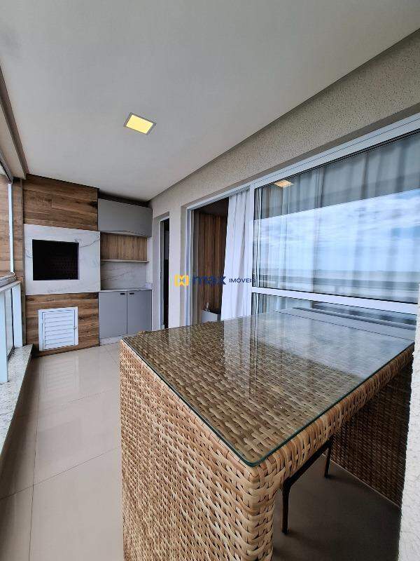 Apartamento à venda no São Pedro: Sacada com churrasqueira 