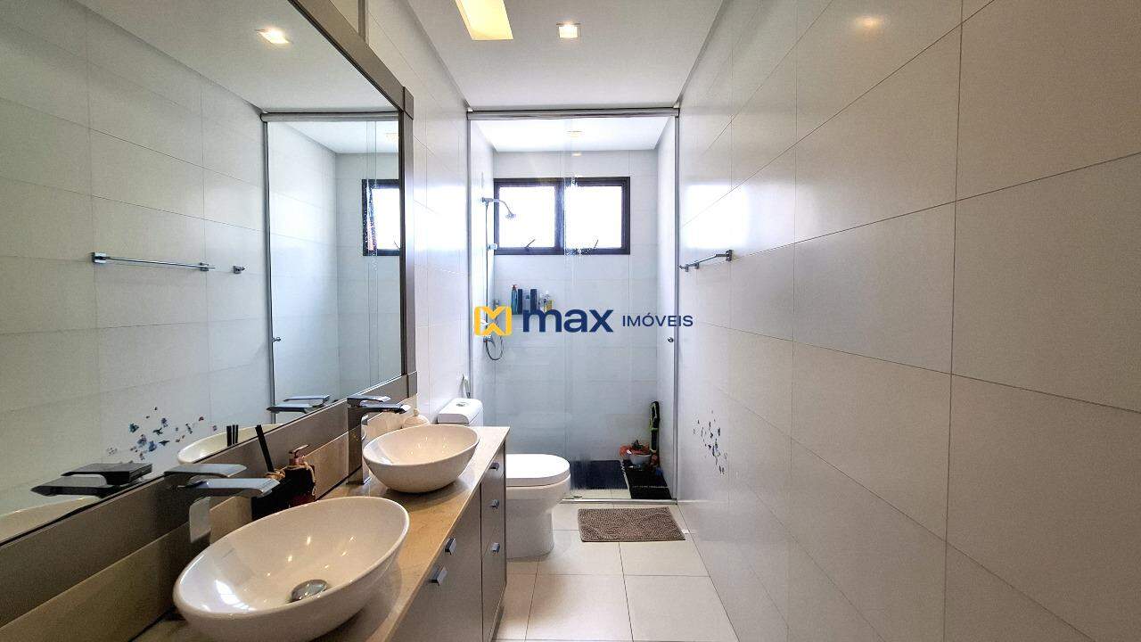 Apartamento à venda no Centro: Banheiro suíte