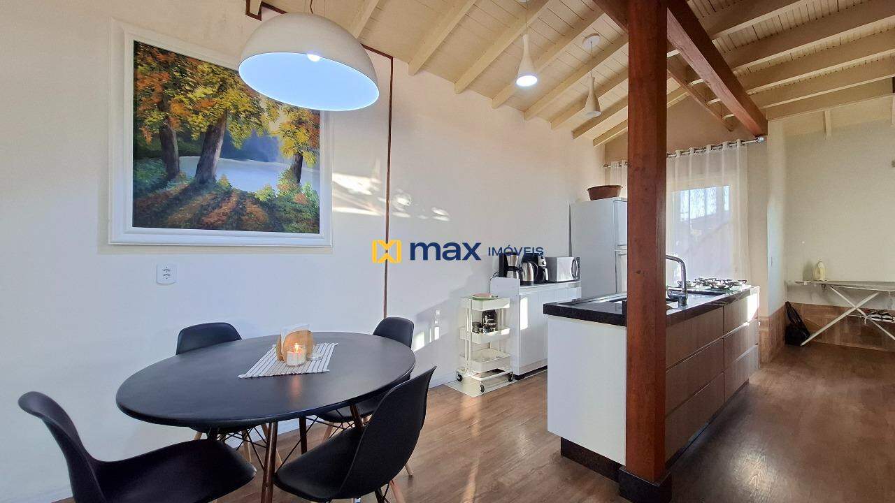 Casa à venda no Cordeiros: Living integrado