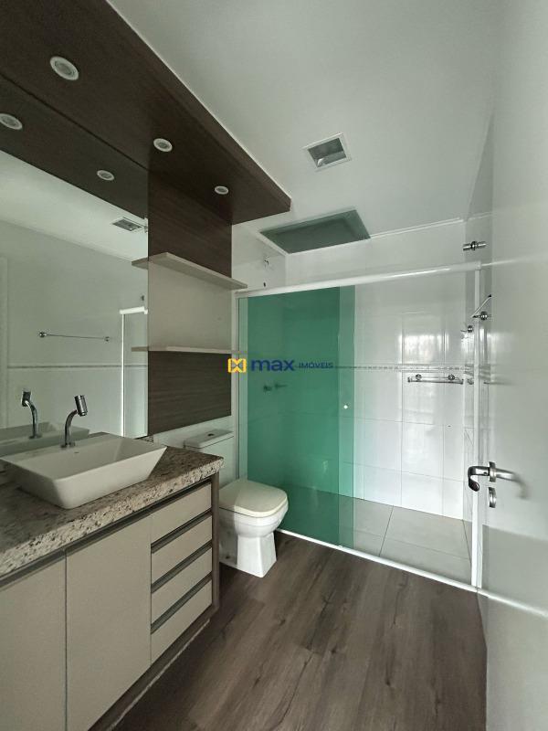 Casa à venda no Centro: Banheiro Suíte