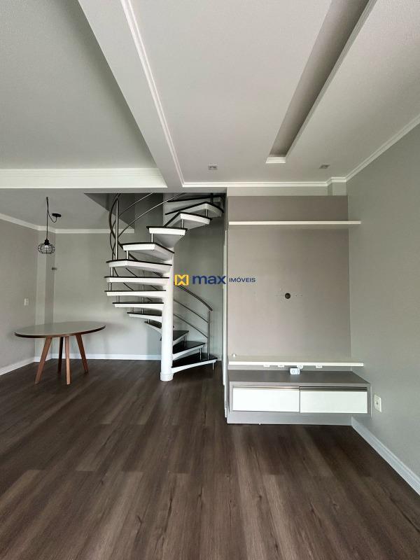 Casa à venda no Centro: Sala e Cozinha