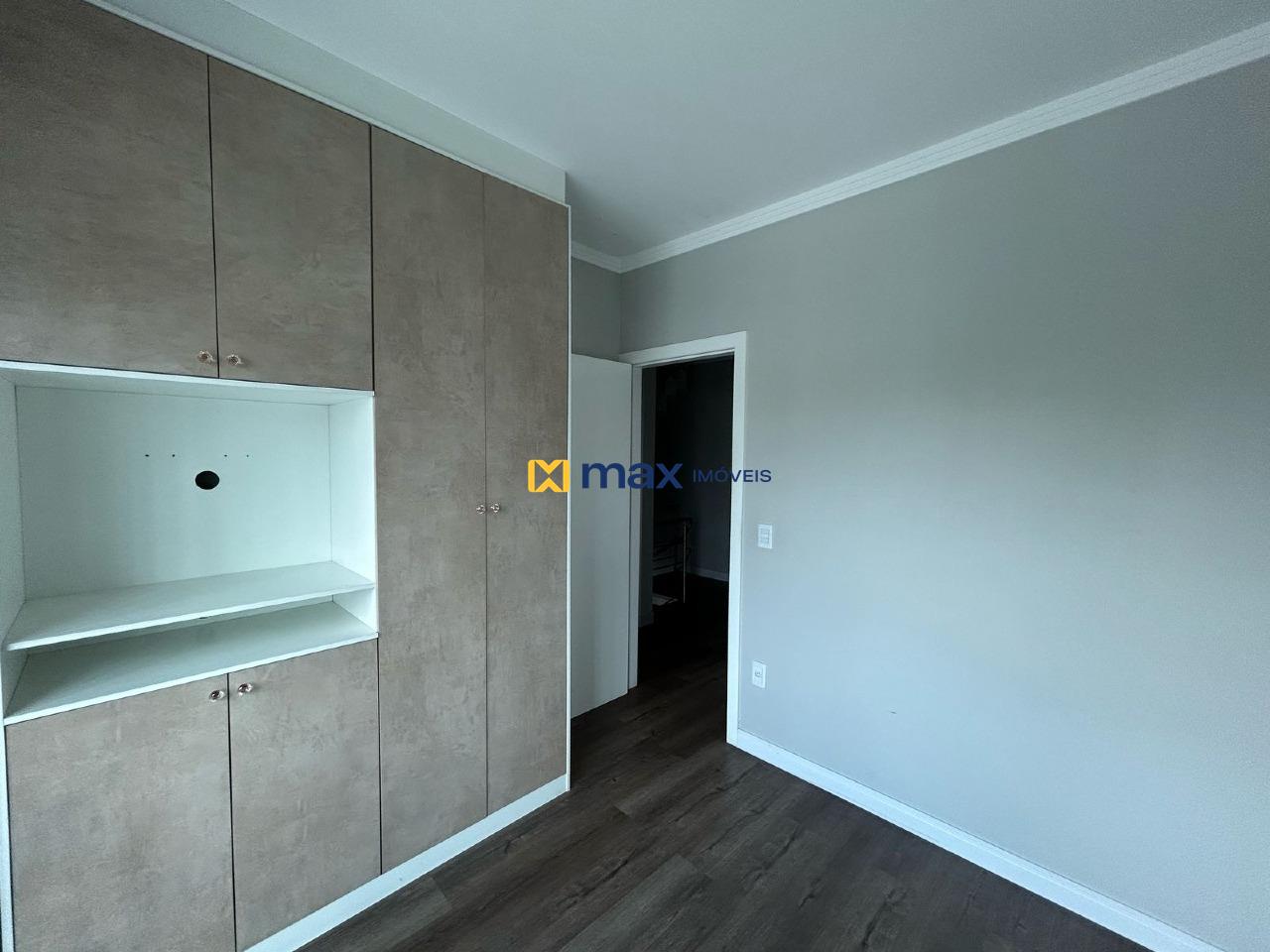 Casa à venda no Centro: Quarto 2 com Sacada