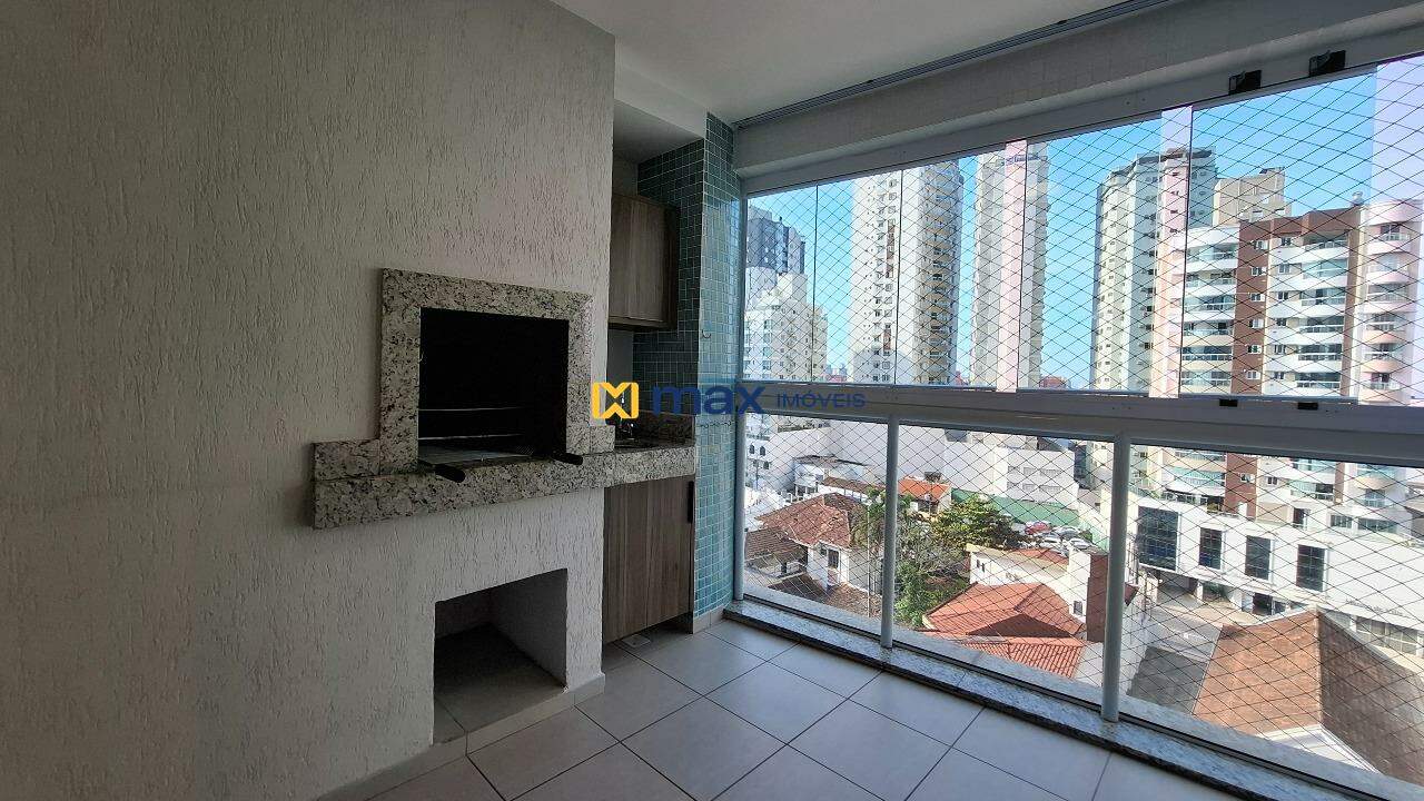 Apartamento à venda no Centro: Sacada com churrasqueira