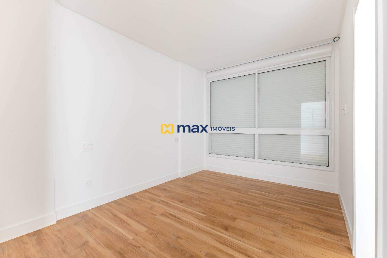 Apartamento à venda no Praia Brava: Suíte 3