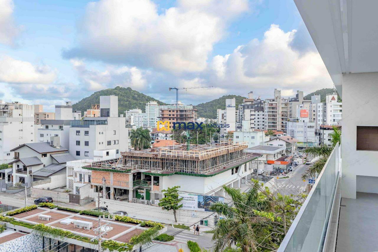 Apartamento à venda no Praia Brava: Sacada com churrasqueira