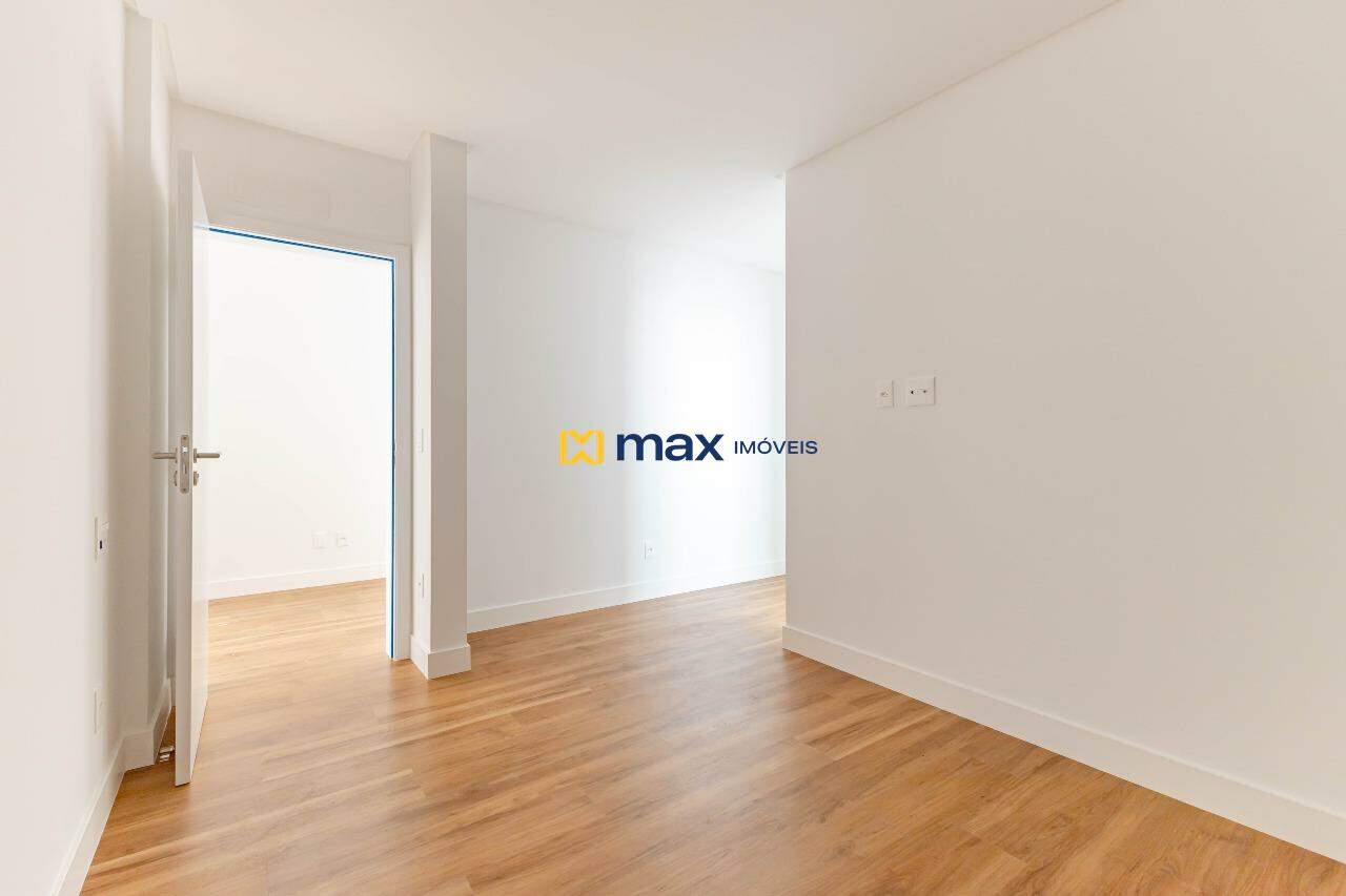 Apartamento à venda no Praia Brava: Suíte 1