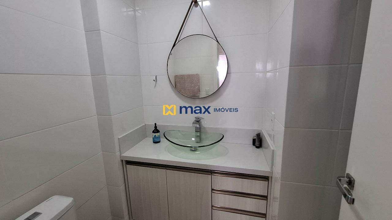 Apartamento à venda no Centro: Banheiro social