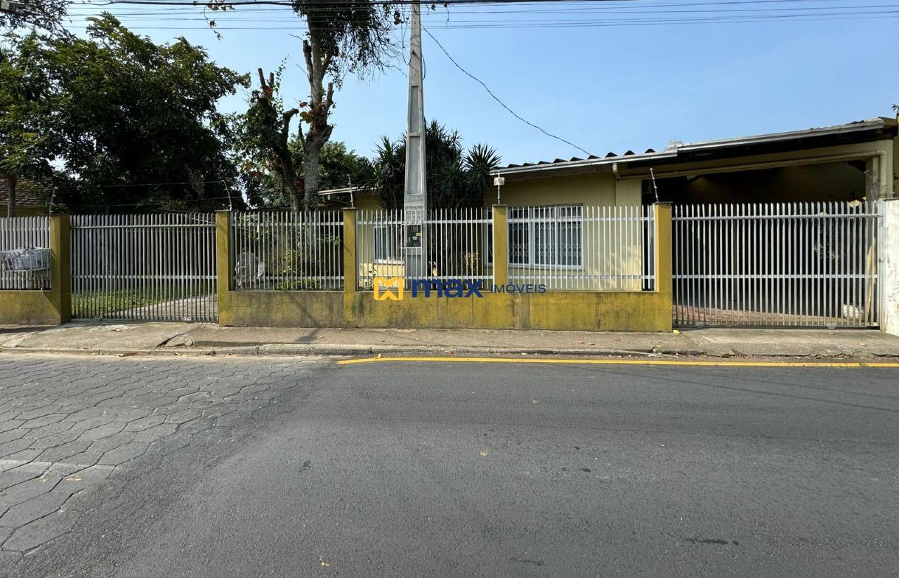 Casa à venda no Centro: 