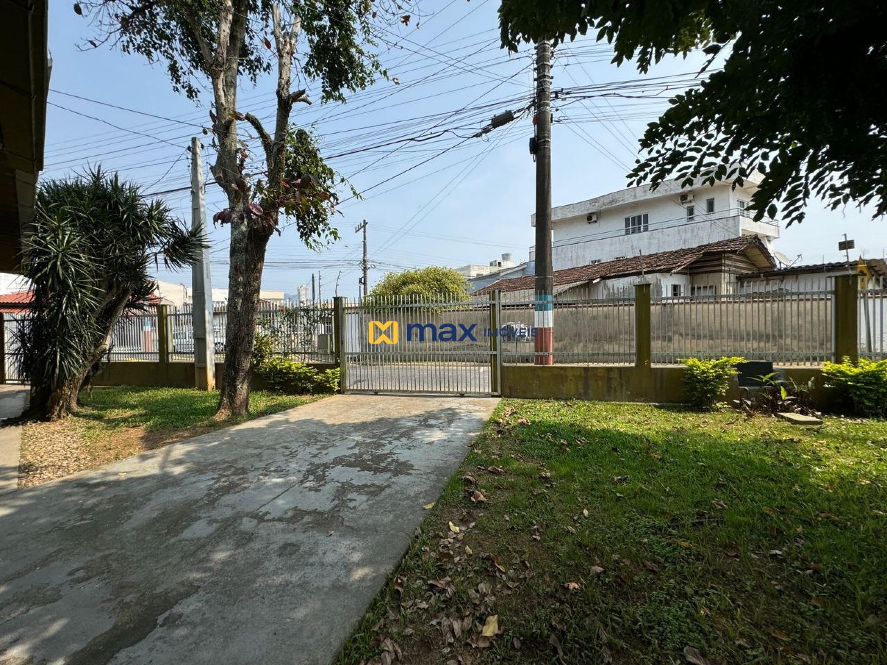 Casa à venda no Centro: 