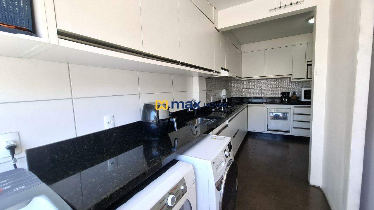Apartamento à venda no Centro: Cozinha e Lavanderia