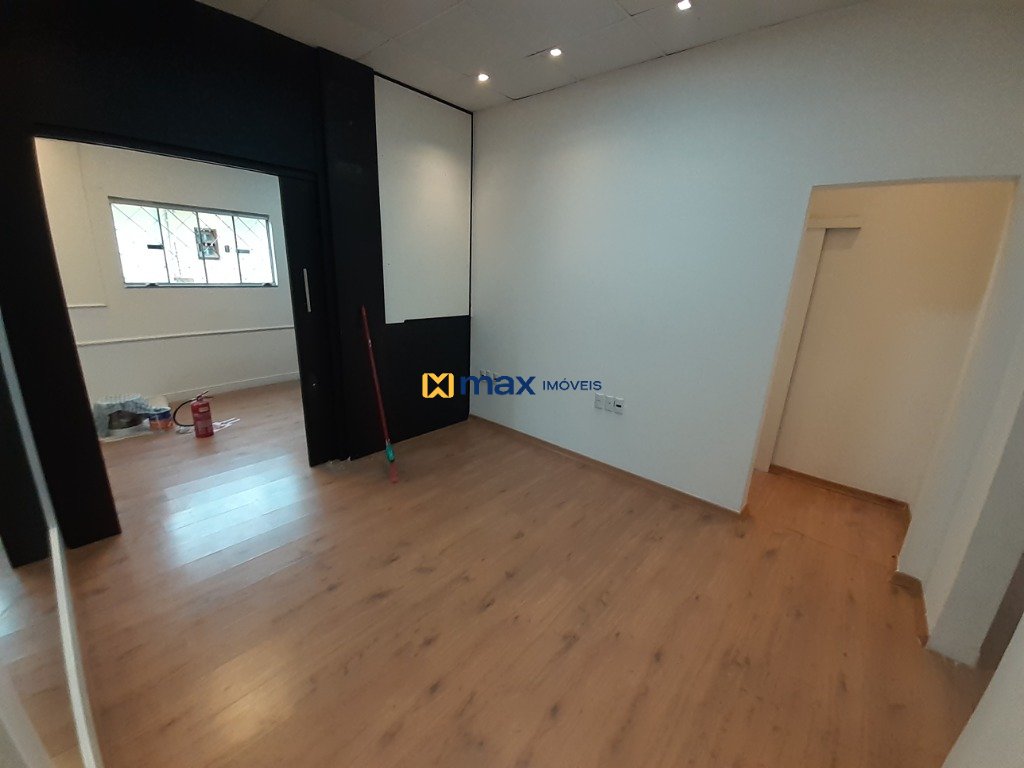 Casa Comercial à venda no Centro: Sala 5