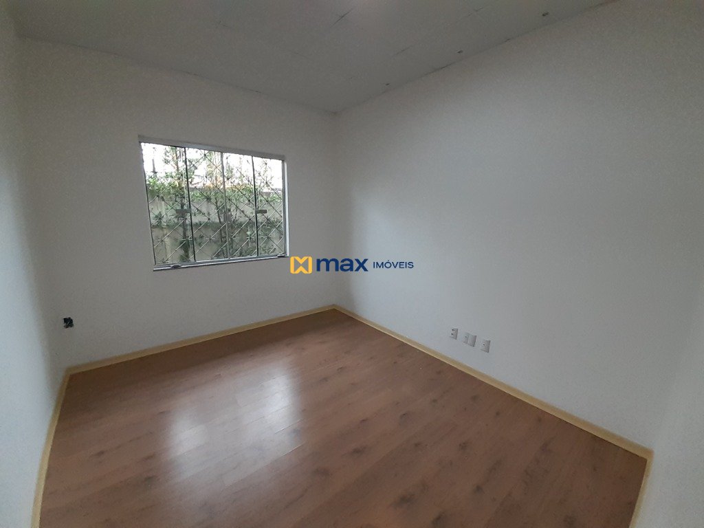 Casa Comercial à venda no Centro: Sala 6