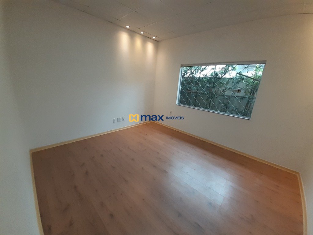 Casa Comercial à venda no Centro: Sala 7