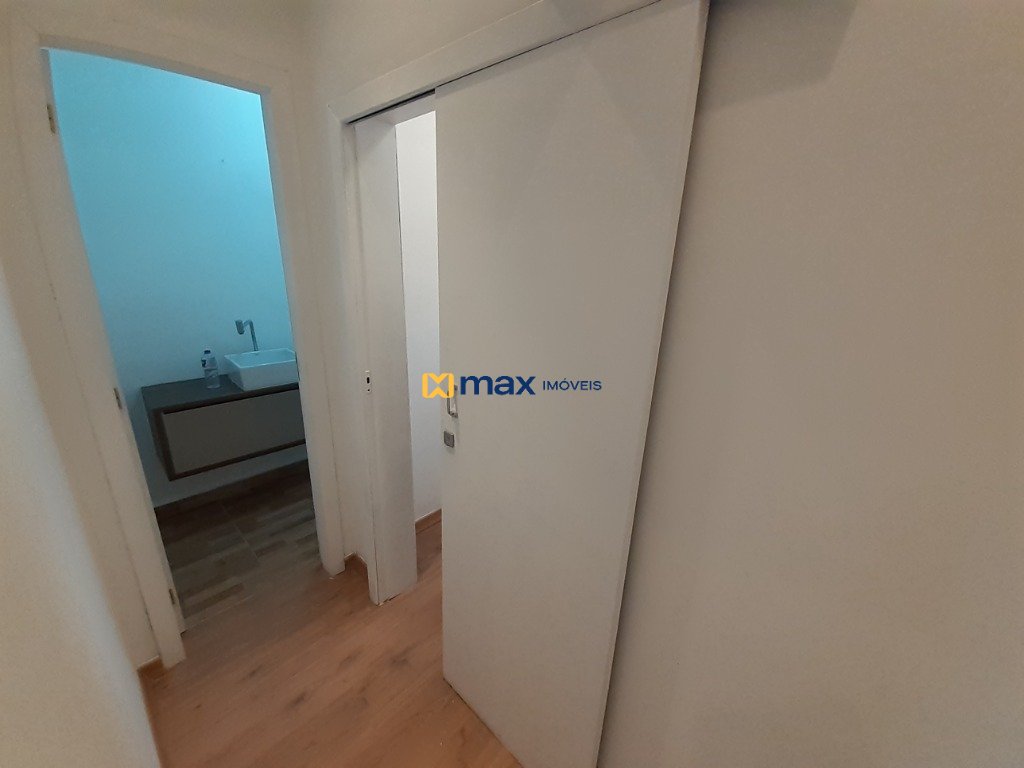 Casa Comercial à venda no Centro: Hall Copa/ Banheiro