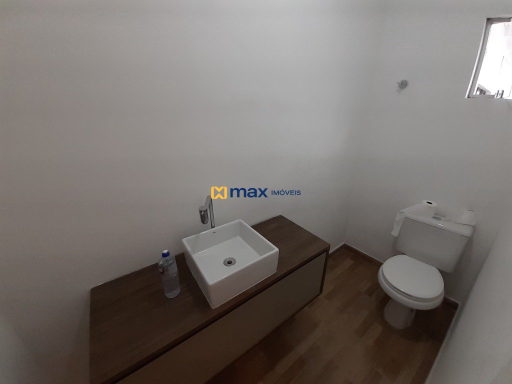 Casa Comercial à venda no Centro: Banheiro