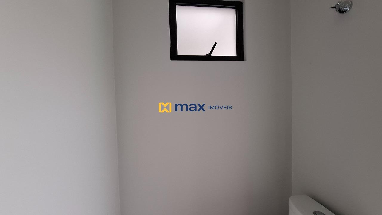 Casa à venda no Centro: Lavabo área externa