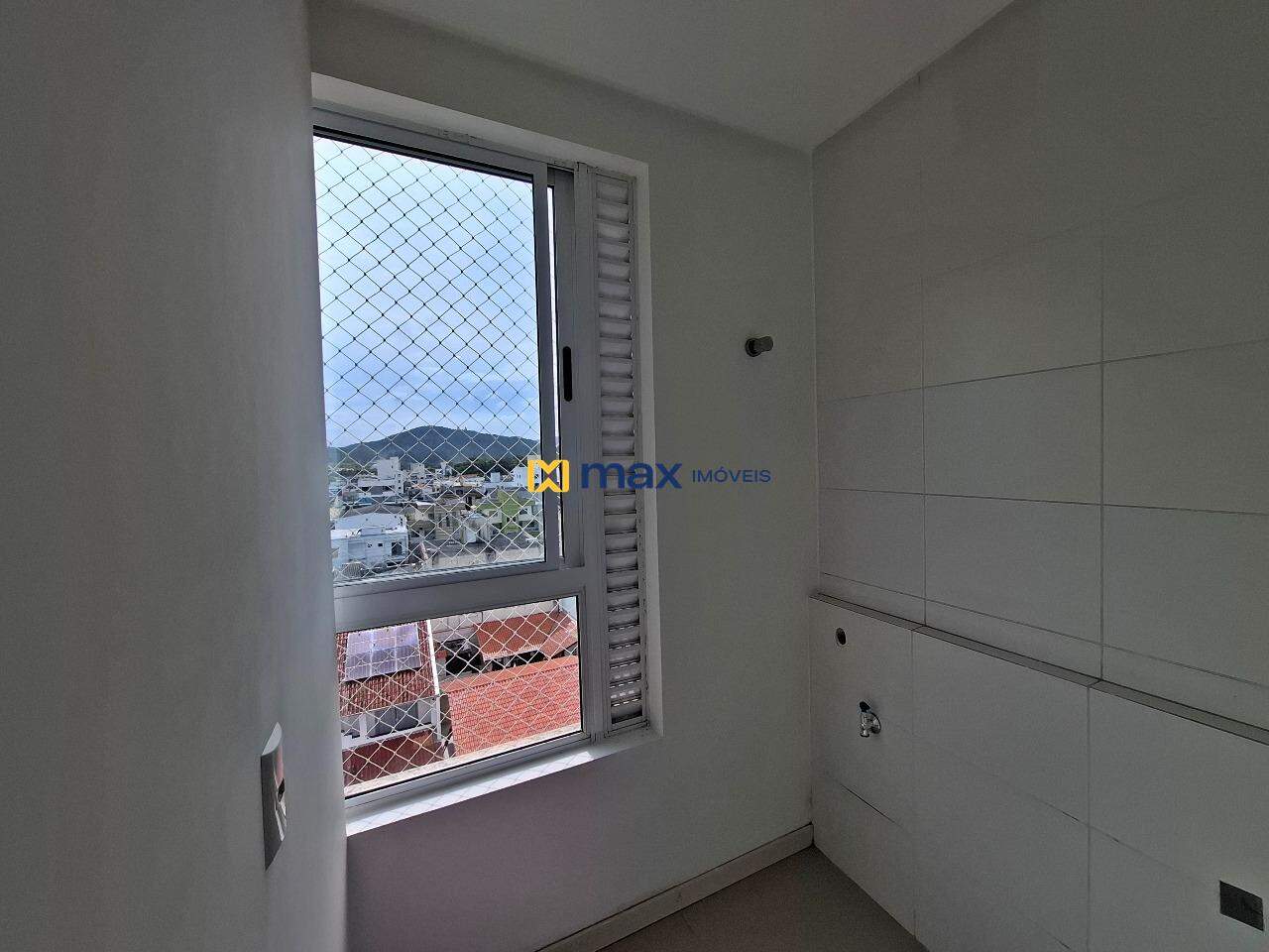 Apartamento à venda no Areias: área de serviço 