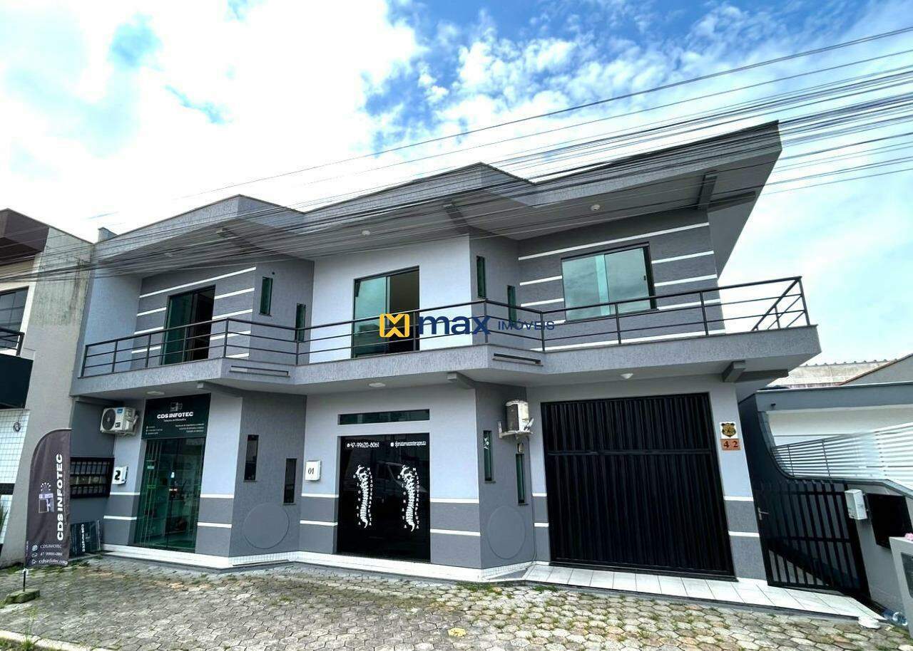 Casa à venda no Centro: 