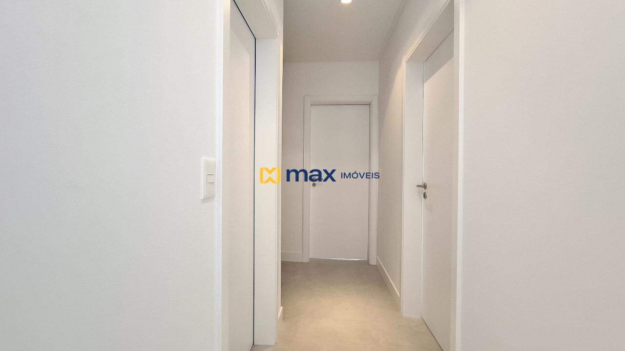 Apartamento à venda no Praia Brava: Corredor