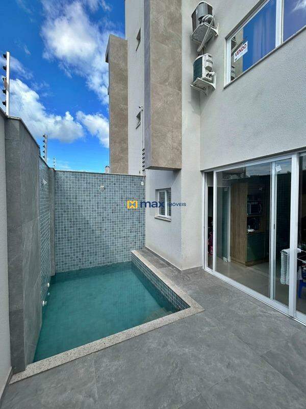 Casa à venda no Centro: