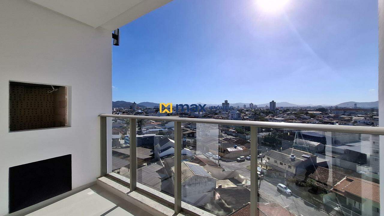 Apartamento à venda no São Vicente: Sacada com churrasqueira