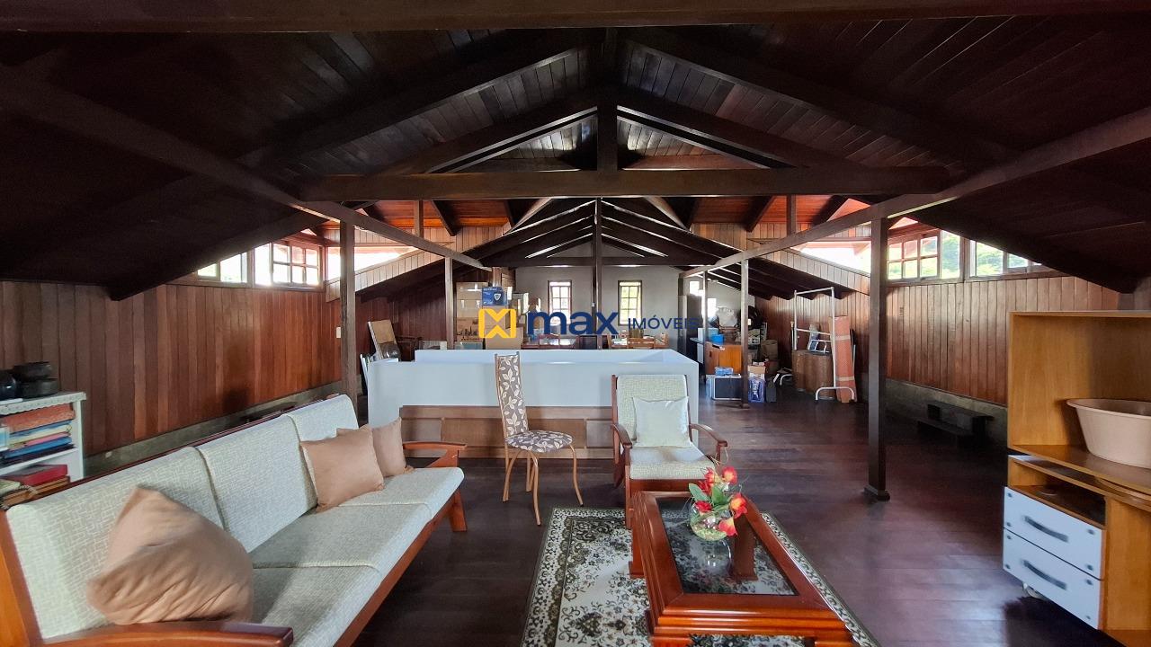 Casa à venda no Ressacada: Sótão