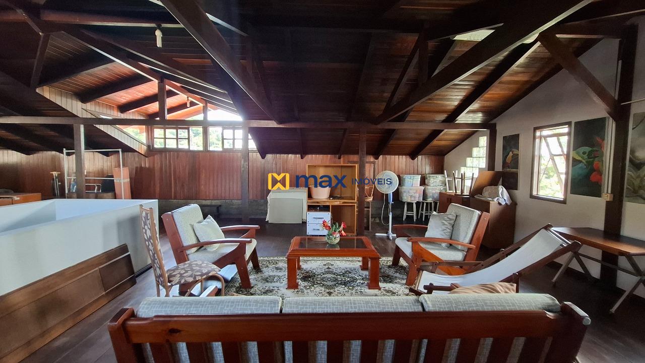 Casa à venda no Ressacada: Sótão